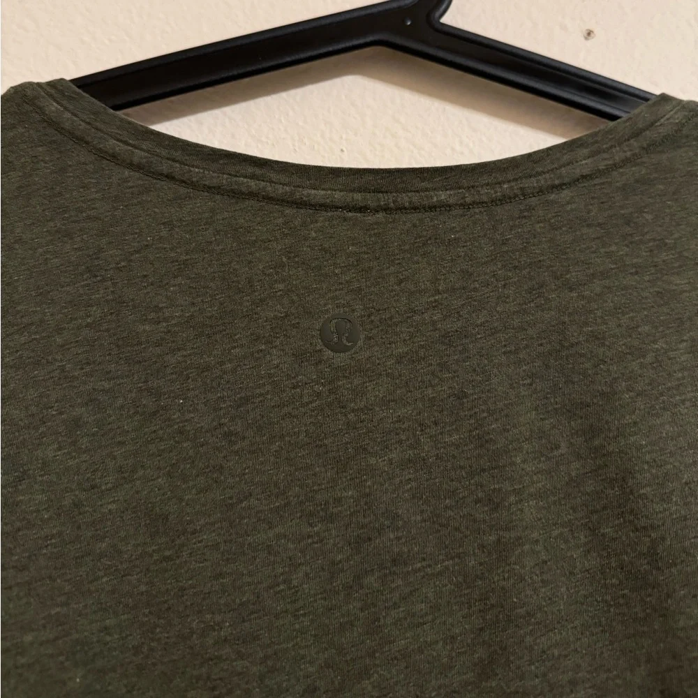 Lululemon Women’s T-shirt Tee